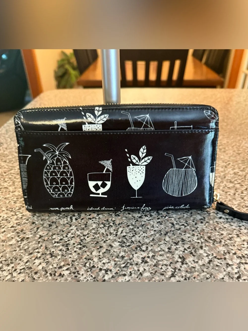 Kate Spade New York zip-around wallet 